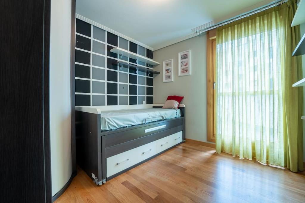 Apartamento En El Corazon De La Ciudad Con Parking سانتاندر المظهر الخارجي الصورة