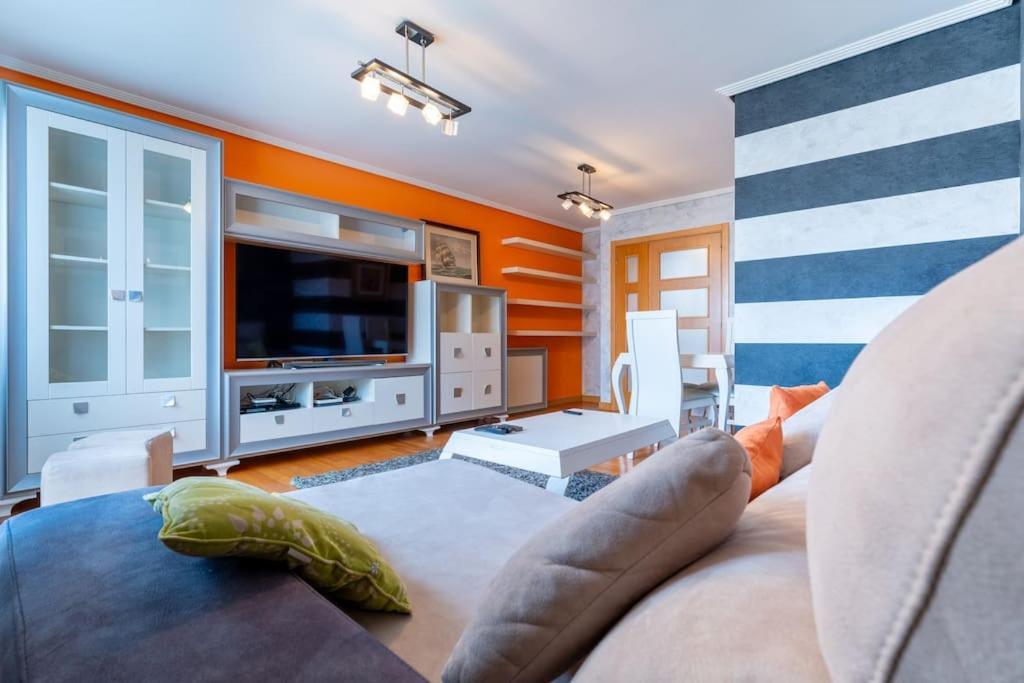 Apartamento En El Corazon De La Ciudad Con Parking سانتاندر المظهر الخارجي الصورة